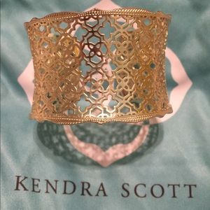 Kendra Scott Candace cuff in gold